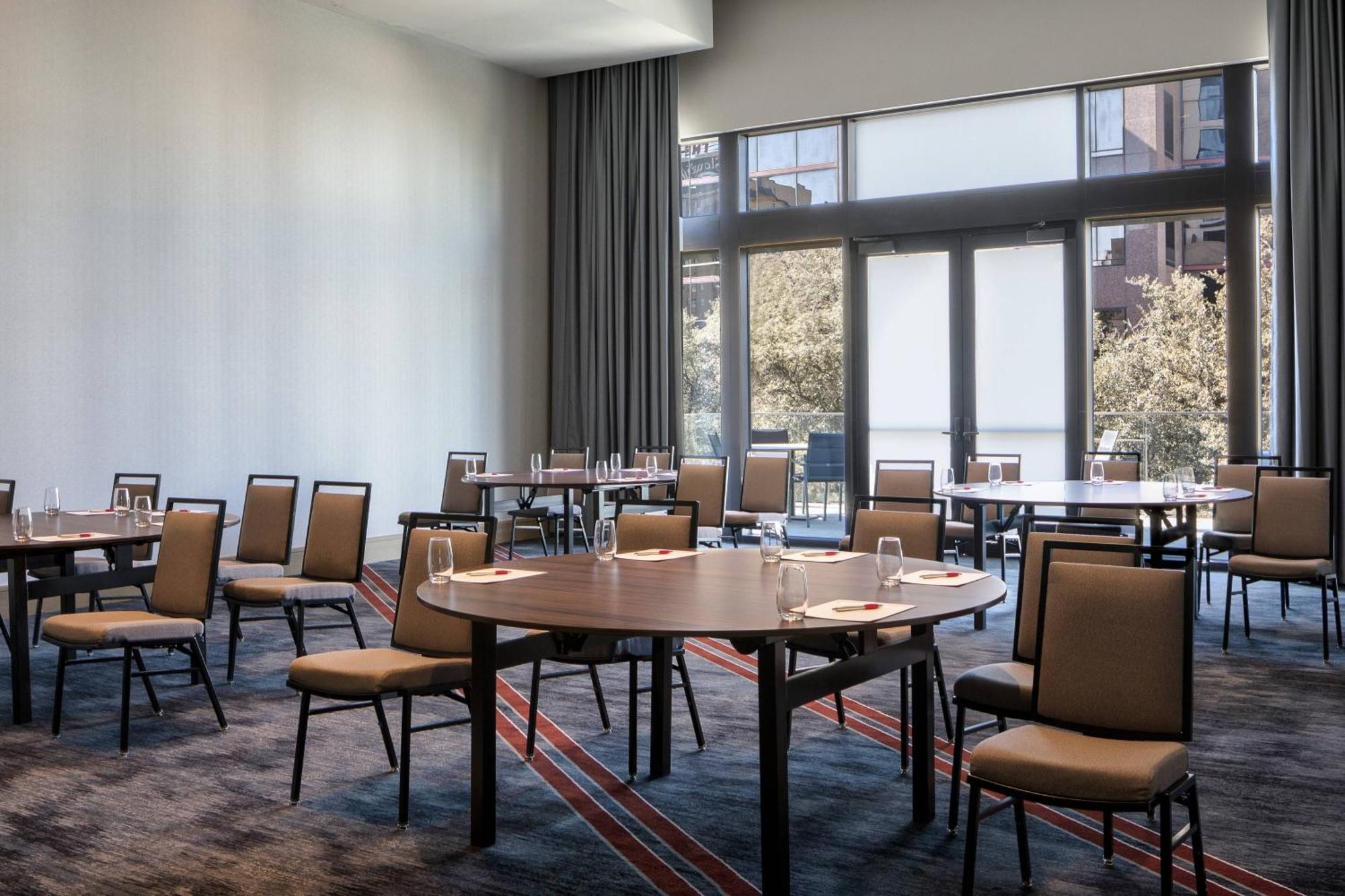 Marriott Dallas Uptown Exteriör bild